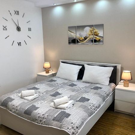 Apartments Biro ซูโบติกา ภายนอก รูปภาพ