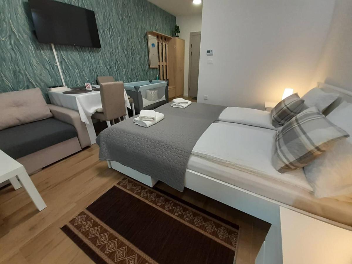 Apartments Biro ซูโบติกา ภายนอก รูปภาพ